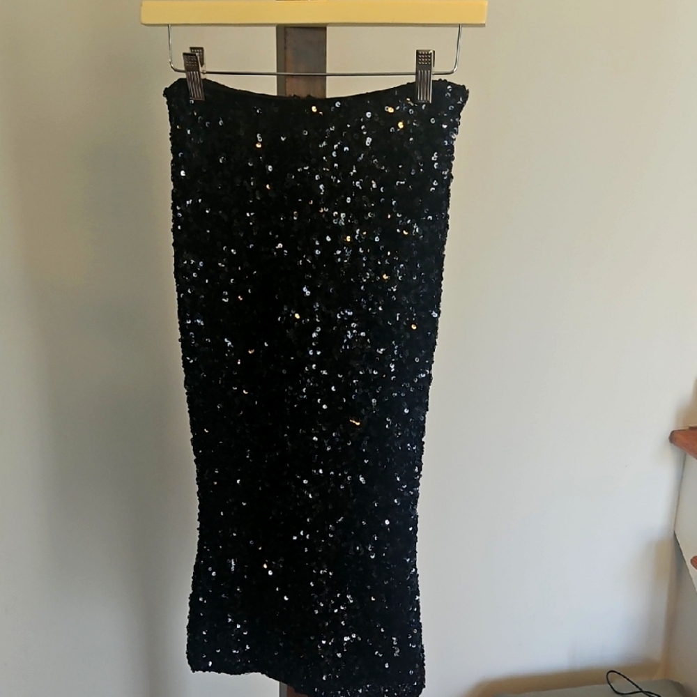 Aqua Elegant Black Sequin Skirt...size S
